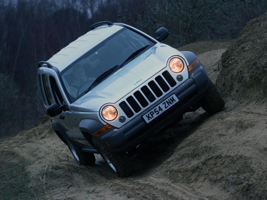  Jeep Cherokee 2005 года  (UK) (фото 11 из 13)